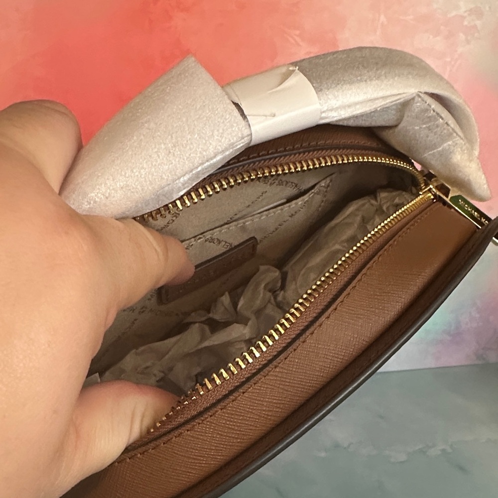 Michael Kors Brown Logo Crossbody Bag Jet Set Travel - Picture 8 of 16